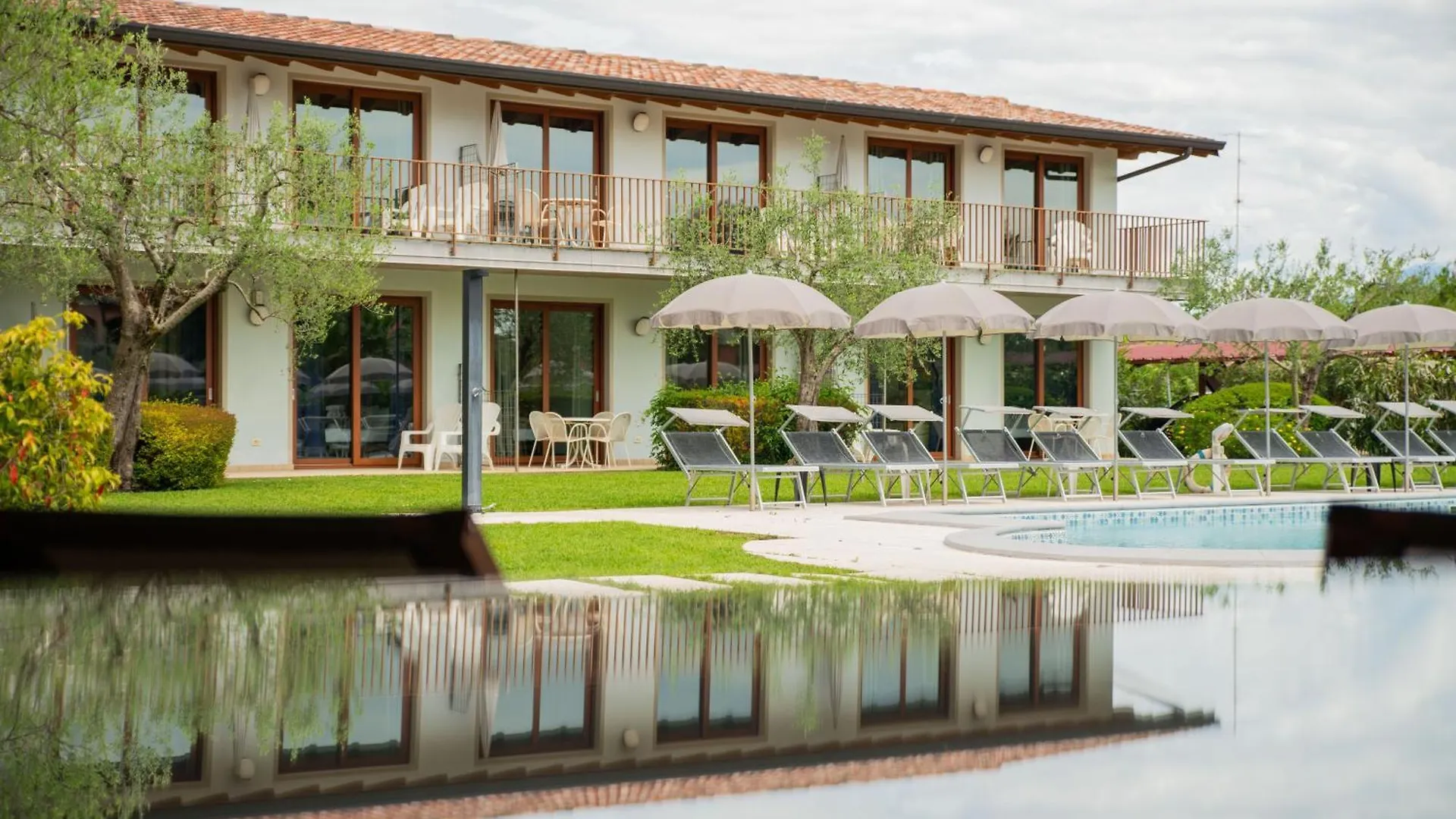 Residence Molino - Holiday Apartments Manerba del Garda Włochy